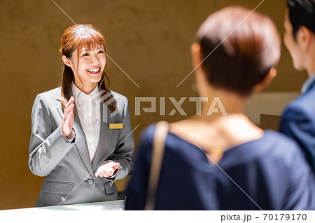 受付 夫婦 接客 撮影協力:g GIFT AND LIFESTYLE 受付 夫婦 接客 撮影協力:g GIFT AND LIFESTYLE 70179170