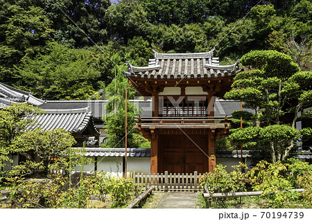 岡寺　楼門　奈良県明日香村 70194739