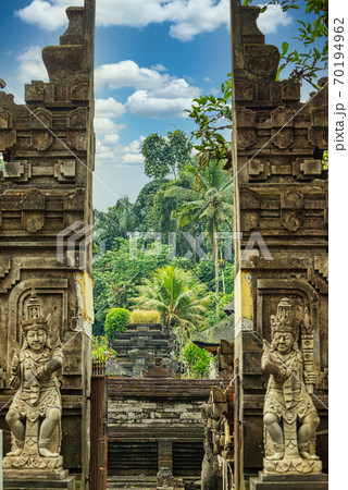 割れ門 割れ門 70194962