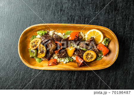 ケバブ(シシカバブ)とクスクス料理　Shish kebab and couscous dishes 70196487