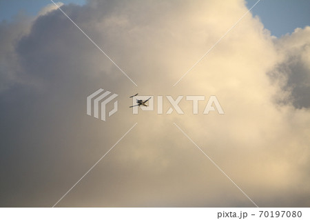 飛行訓練中の航空自衛隊T-400基本操縦練習機 鳥取県美保基地所属 70197080