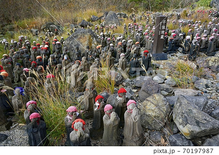 那須高原殺生石園地の千体地蔵 70197987