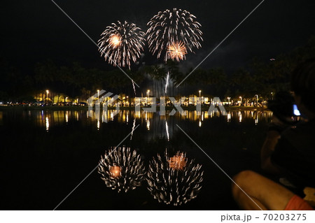 アメリカ独立記念日にハワイで打ち上げられた花火の写真素材