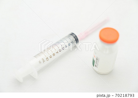 新型コロナウィルスのワクチンイメージ 70218793