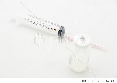 新型コロナウィルスのワクチンイメージ 70218794