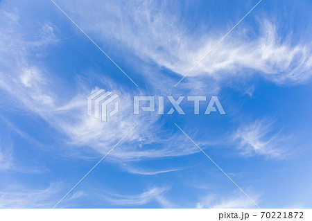 秋の空の巻雲 70221872