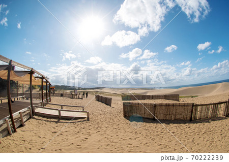 鳥取砂丘に日よけ施設が出来る 70222239