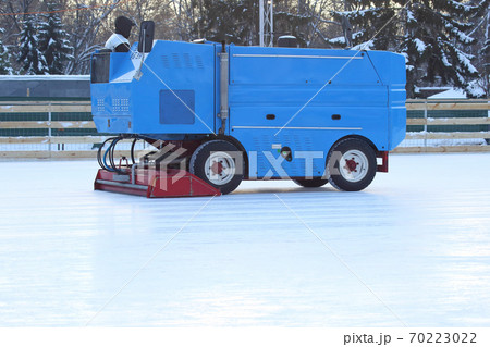 special machine to clean the ice at the skating rink special machine to clean the ice at the skating rink 70223022