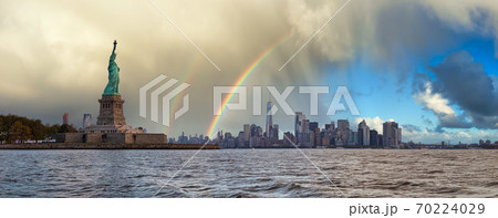 Panoramic view of the Statue of Liberty and Downtown Manhattan Panoramic view of the Statue of Liberty and Downtown Manhattan 70224029