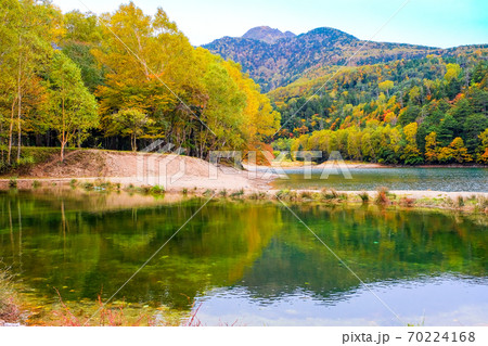 菅沼と日光白根山 菅沼と日光白根山 70224168