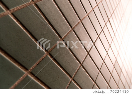 アンティークのタイル壁 70224410