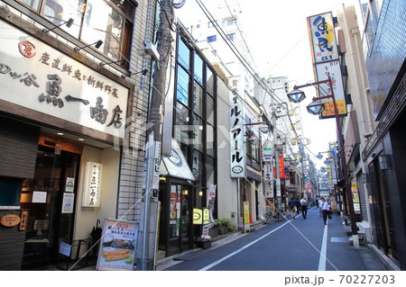 しんみち通り 四ツ谷駅の写真素材