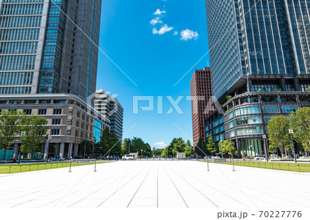 (東京都‐都市風景)東京駅丸の内駅前広場風景6 70227776