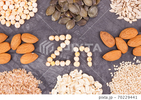 Inscription Zn with healthy eating containing zinc, vitamins, minerals and fiber Inscription Zn with healthy eating containing zinc, vitamins, minerals and fiber 70229441