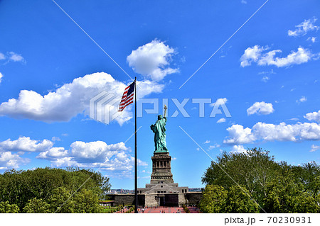 ニューヨークリバティ島自由の女神像 70230931