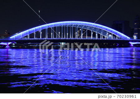 水辺のにぎわい創出する隅田川橋梁のライトアップ 『永代橋』 水辺のにぎわい創出する隅田川橋梁のライトアップ 『永代橋』 70230961