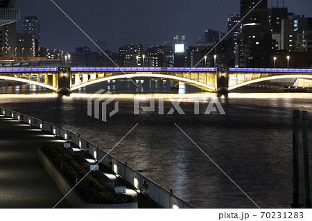 水辺のにぎわい創出する隅田川橋梁のライトアップ 『蔵前橋』 水辺のにぎわい創出する隅田川橋梁のライトアップ 『蔵前橋』 70231283
