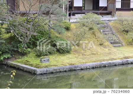 桂離宮　笑意軒　舟着場と三光灯籠 70234060