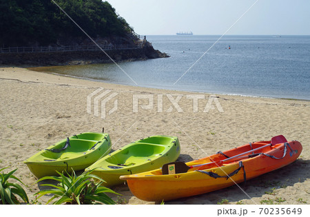 鞆の浦仙酔島の浜辺の景色 鞆の浦仙酔島の浜辺の景色 70235649