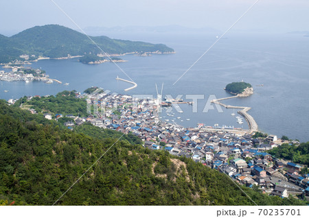 高台から眺めた鞆の浦の景色 高台から眺めた鞆の浦の景色 70235701