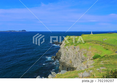 【佐賀県】肥前立石埼灯台と杉の原放牧場 70239207