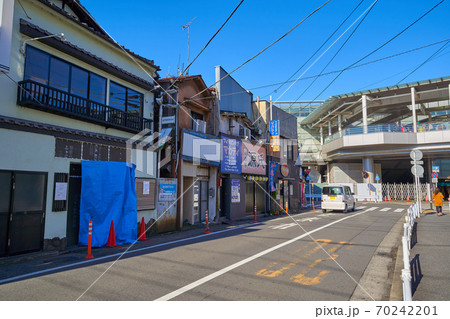 神奈川県川崎市多摩区 JR登戸駅生田緑地口(登戸3465)付近から北西側を見る 70242201