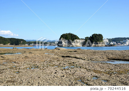 番所山公園から円月島を望む 番所山公園から円月島を望む 70244516