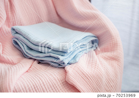 Blue and pink muslin plaids blankets for children Blue and pink muslin plaids blankets for children 70253969