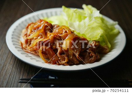 豚のしょうが焼き 豚のしょうが焼き 70254111