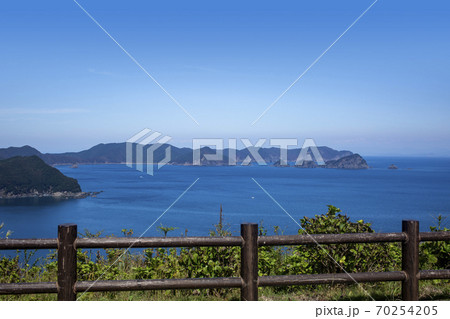 蒲江 空の展望所から米水津湾と横島 蒲江 空の展望所から米水津湾と横島 70254205