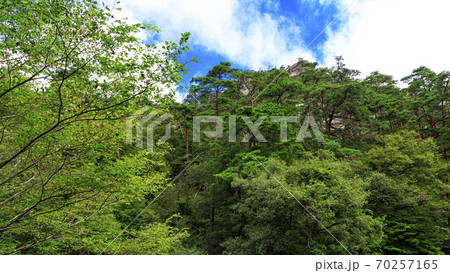 奇岩怪石の名所山梨県甲府市昇仙峡の初秋 70257165