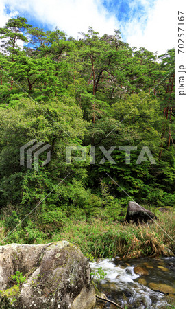 奇岩怪石の名所山梨県甲府市昇仙峡の初秋 70257167