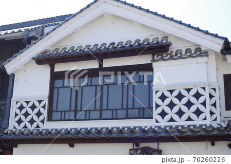 上下町のなまこ壁のレトロな建物の景色 上下町のなまこ壁のレトロな建物の景色 70260226