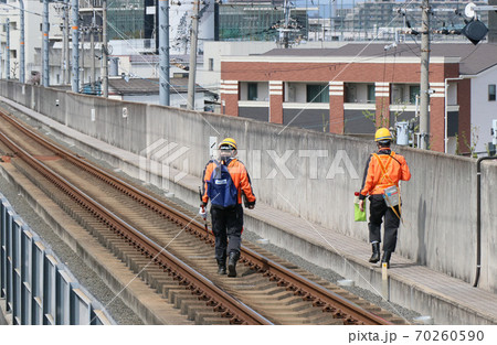 おおさか東線の線路点検 70260590