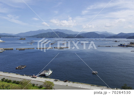 宇和海に点在する養殖棚 宇和海に点在する養殖棚 70264530