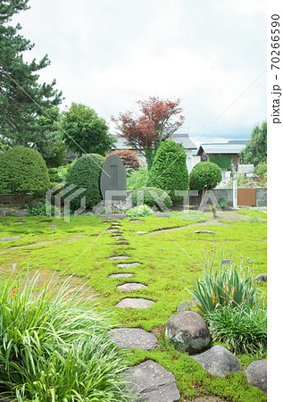 聴禽書屋　庭 70266590