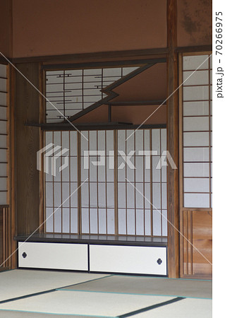 京都仙洞御所　醒花亭　稲妻の違い棚 70266975