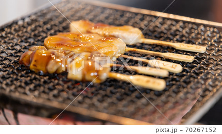 炭火で焼く焼鳥（あい鴨ねぎ・つくね） 70267152
