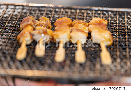 炭火で焼く焼鳥（あい鴨ねぎ・つくね） 70267154