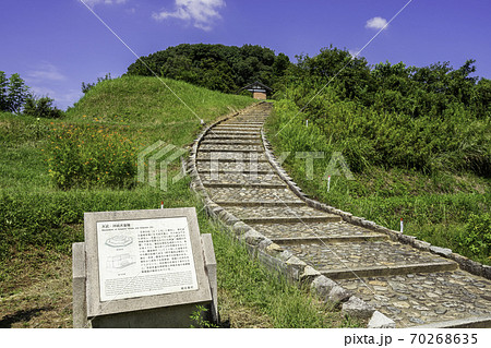 天武・持統天皇陵　奈良県明日香村 70268635