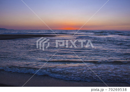 夕暮れの吹上浜 70269538