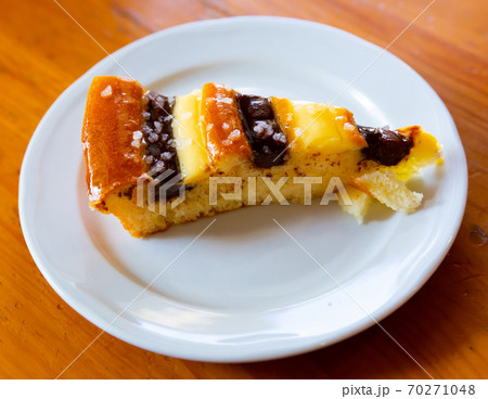 Chiffon cake with nut chocolate cream and custard Chiffon cake with nut chocolate cream and custard 70271048