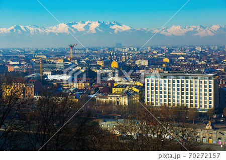 Cityscape of Turin with snowy Alps Cityscape of Turin with snowy Alps 70272157