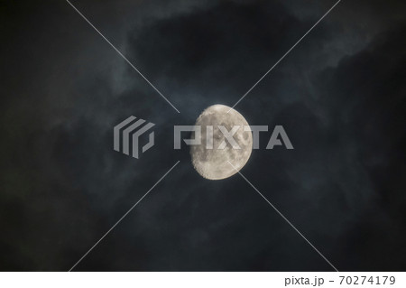 雲と月 70274179