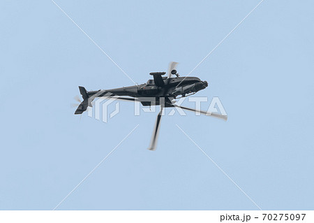 オランダ空軍AH-64DNアパッチ背面飛行 オランダ空軍AH-64DNアパッチ背面飛行 70275097