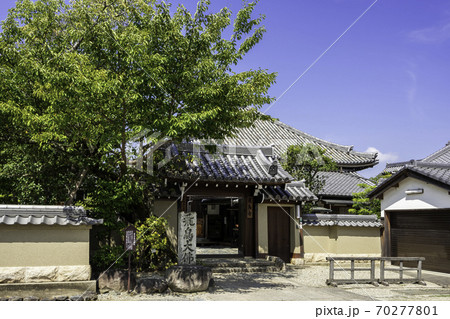 飛鳥寺　山門　奈良県明日香村 70277801