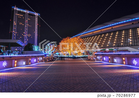 都市夜景　東京ドームシティのイルミネーション　東京都文京区 70286977