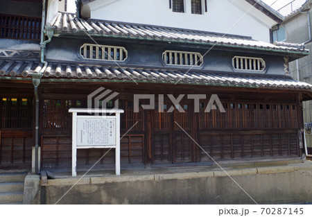 鞆の浦の商家の景色 70287145