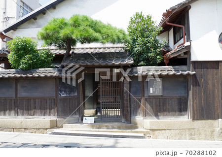 竜馬の隠れた部屋のある建物の景色 70288102