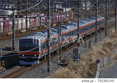 越谷ターミナル付近を通過する武蔵野線 越谷ターミナル付近を通過する武蔵野線 70290149